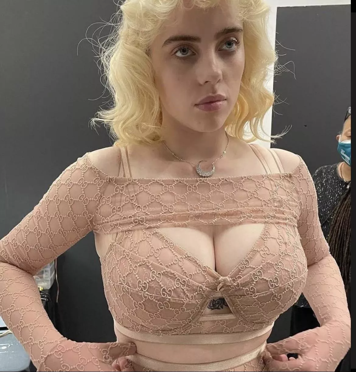 Billie eilish leak boobs