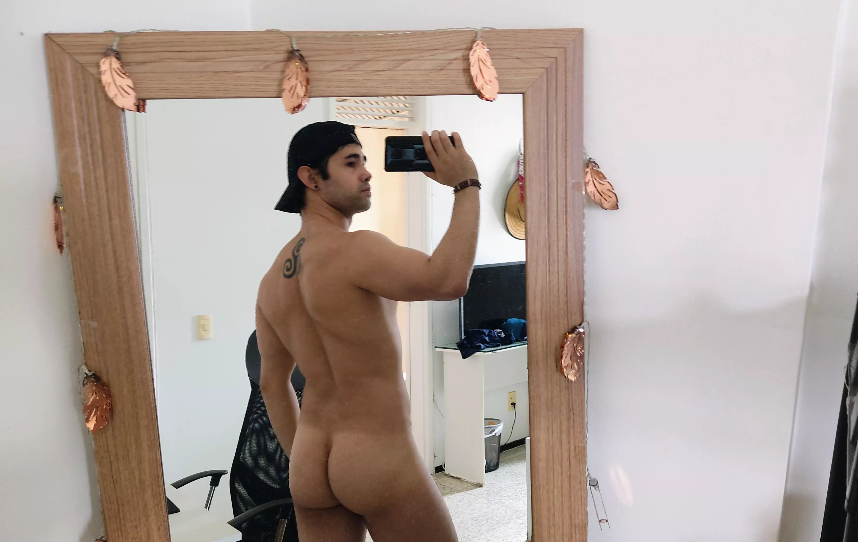 bite my ass 😏 bite my ass 😏