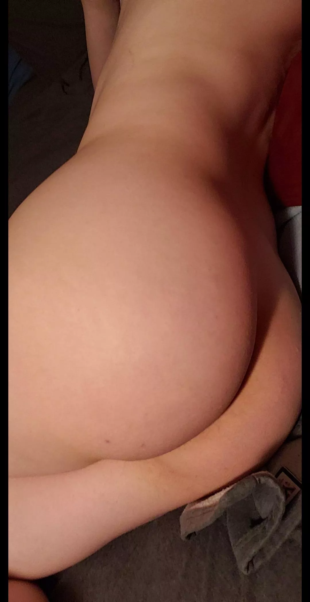 bite my peachy butt 😋