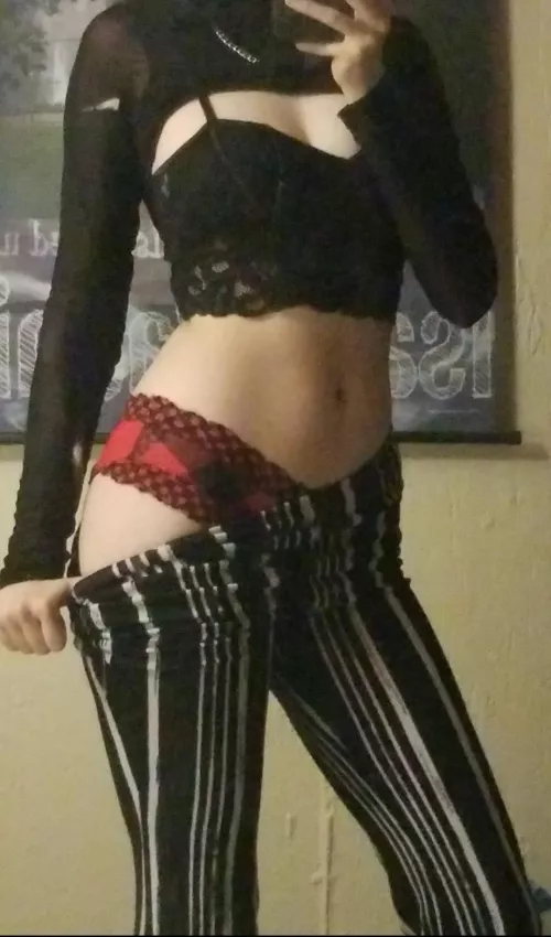 black & red will always look good on me ❤️