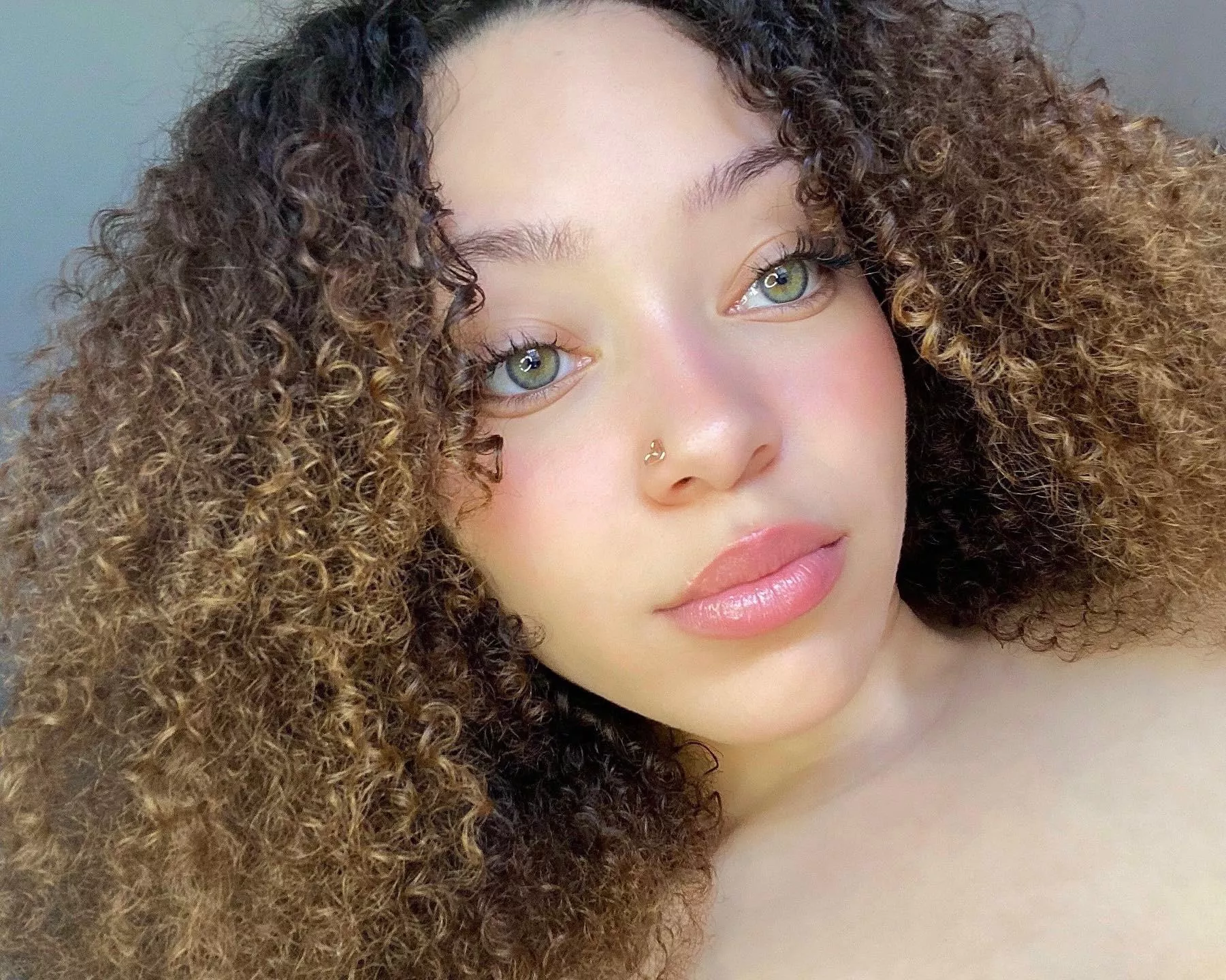 Black & White 😊 (22F)