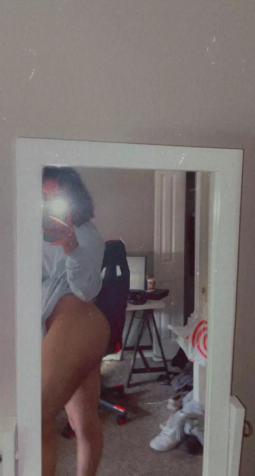 Blurry pic but look at (m)y legs😫