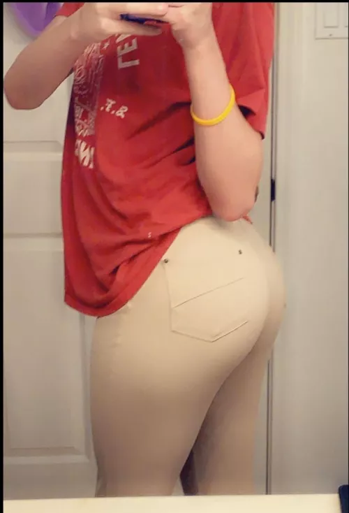 booty can barely fit anymore🤭😘