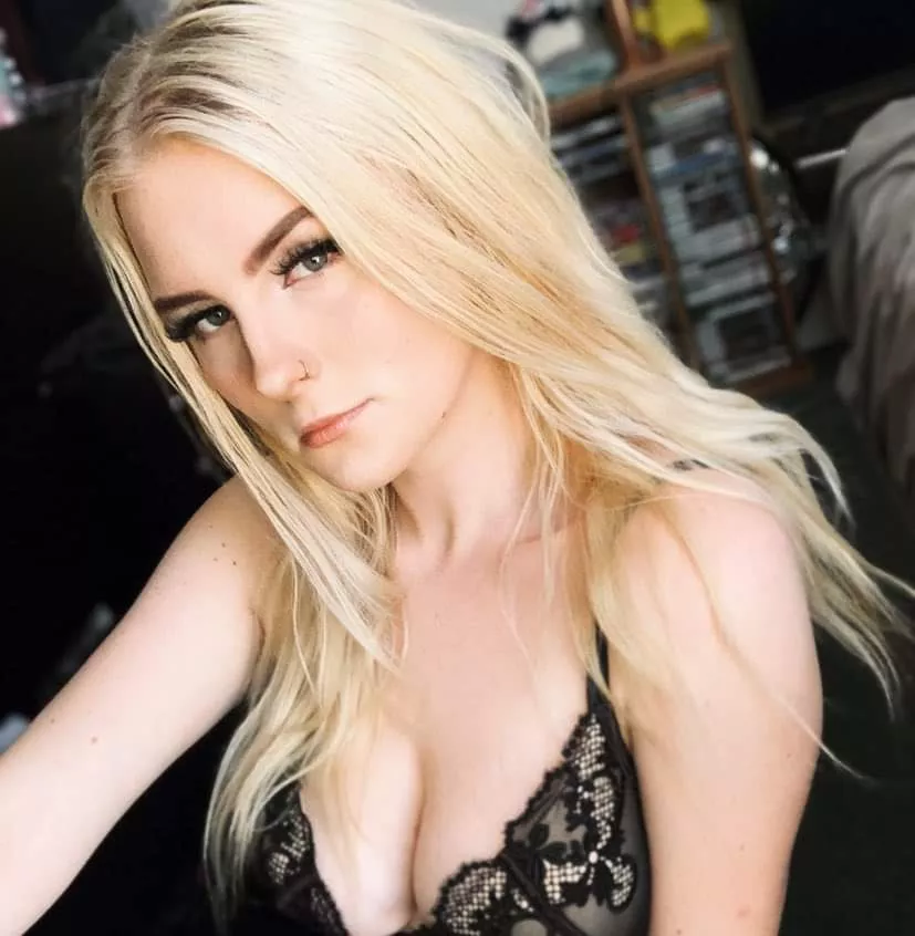 Bored at home? Just have a look at my tits for a while 😘 [Image]