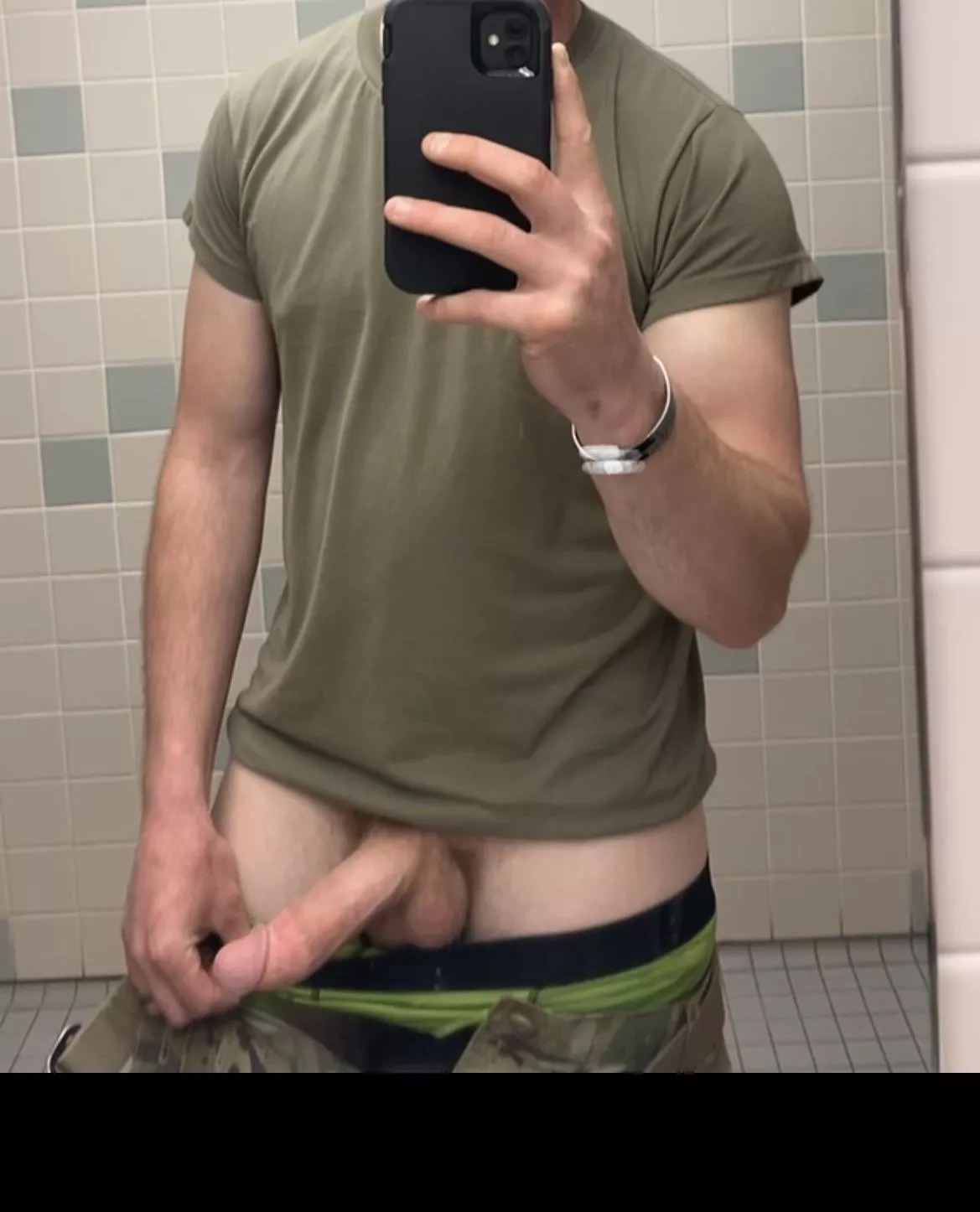 Boring night to say the least 😊😊DMs open ladies 😉