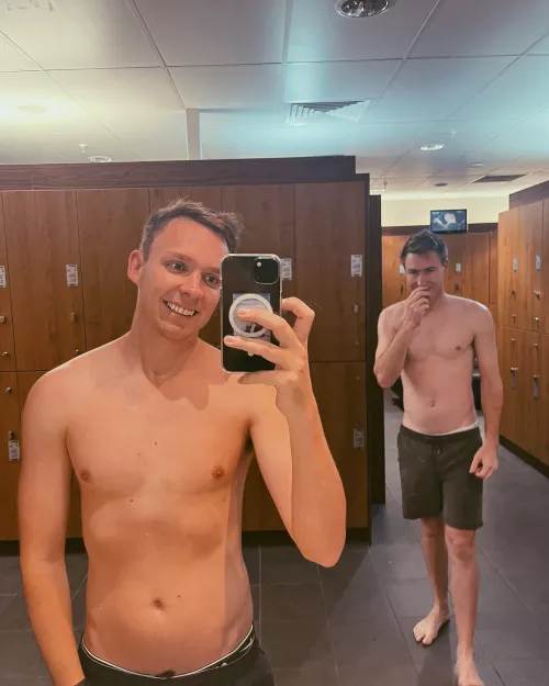 Boyfriends who work out together, stay together 🥺