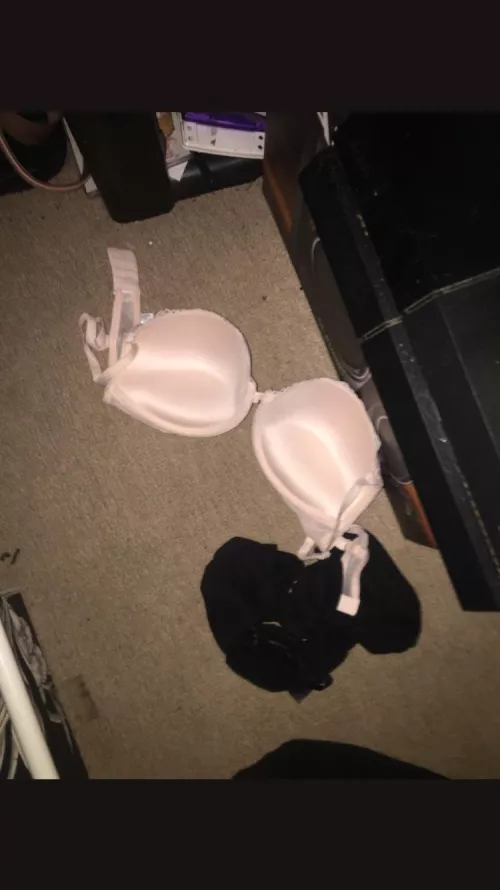 Bra in my sisters room