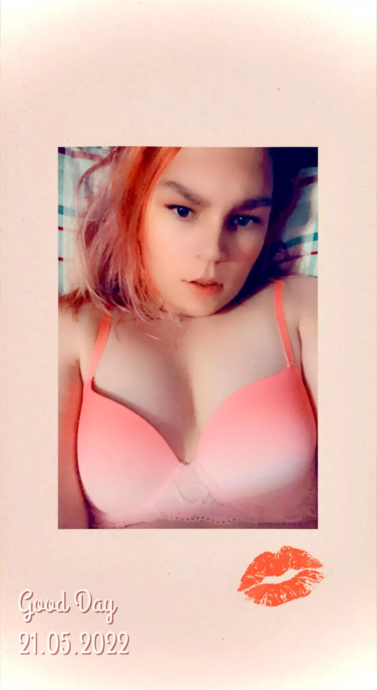 Bra matches hair 😰