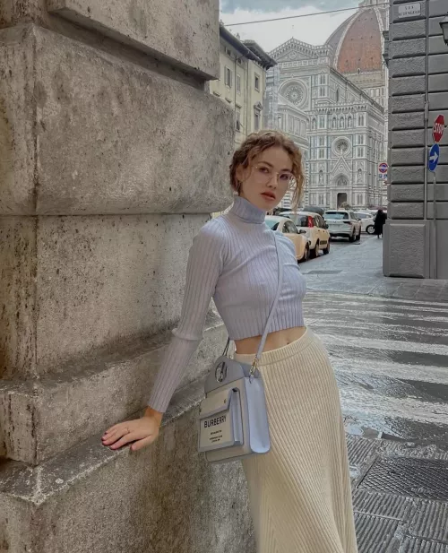 Braless in Florence 😋