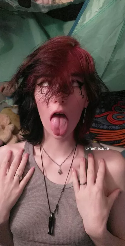 Braless type shit 👅