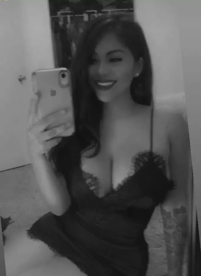 Brand new month full of opportunities for you.you twitched as soon as you saw Me,I make you weak.Making those pindicks throb with excitement. Approach tribute ready for my sessions today!