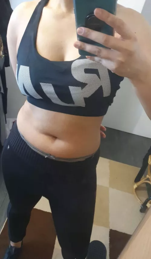 brown babe back again. who wants to see me topless next?