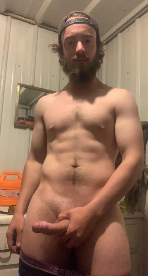 Bushy beard and a little boner for ya’ll this morning!
