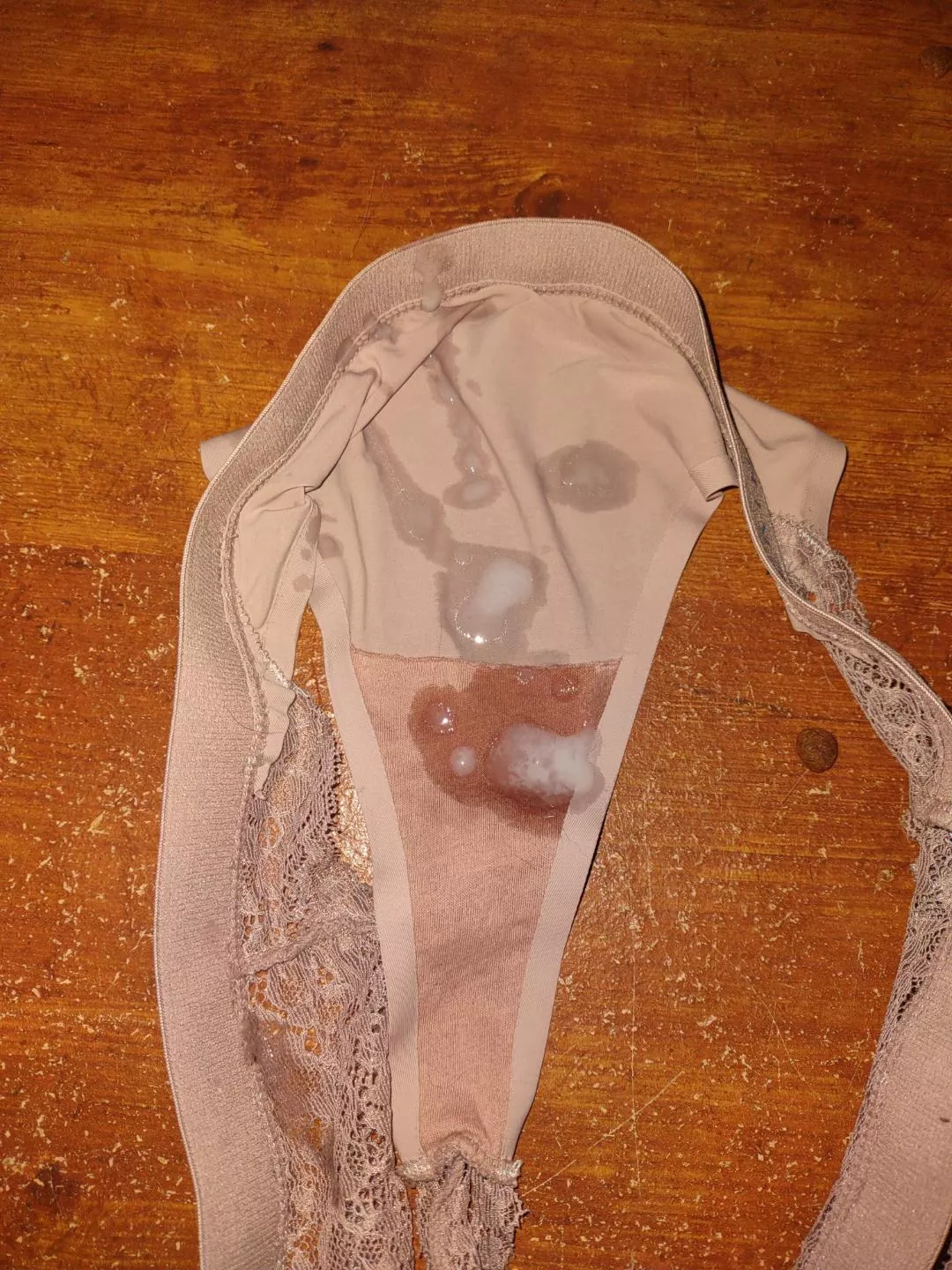 Busted a fat load in this clean pair, returned them later.