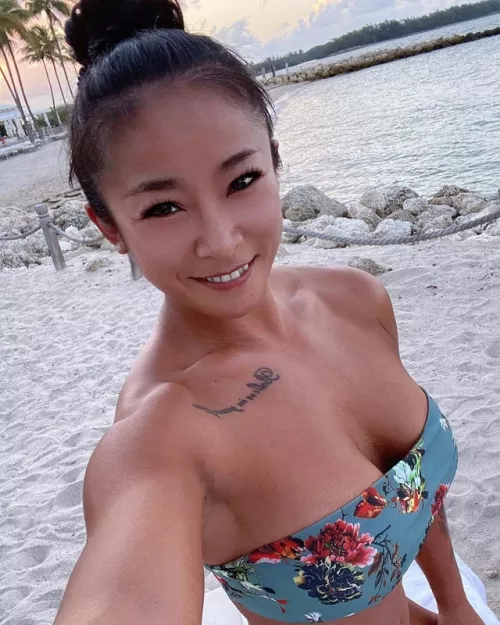 Busty Xia Li