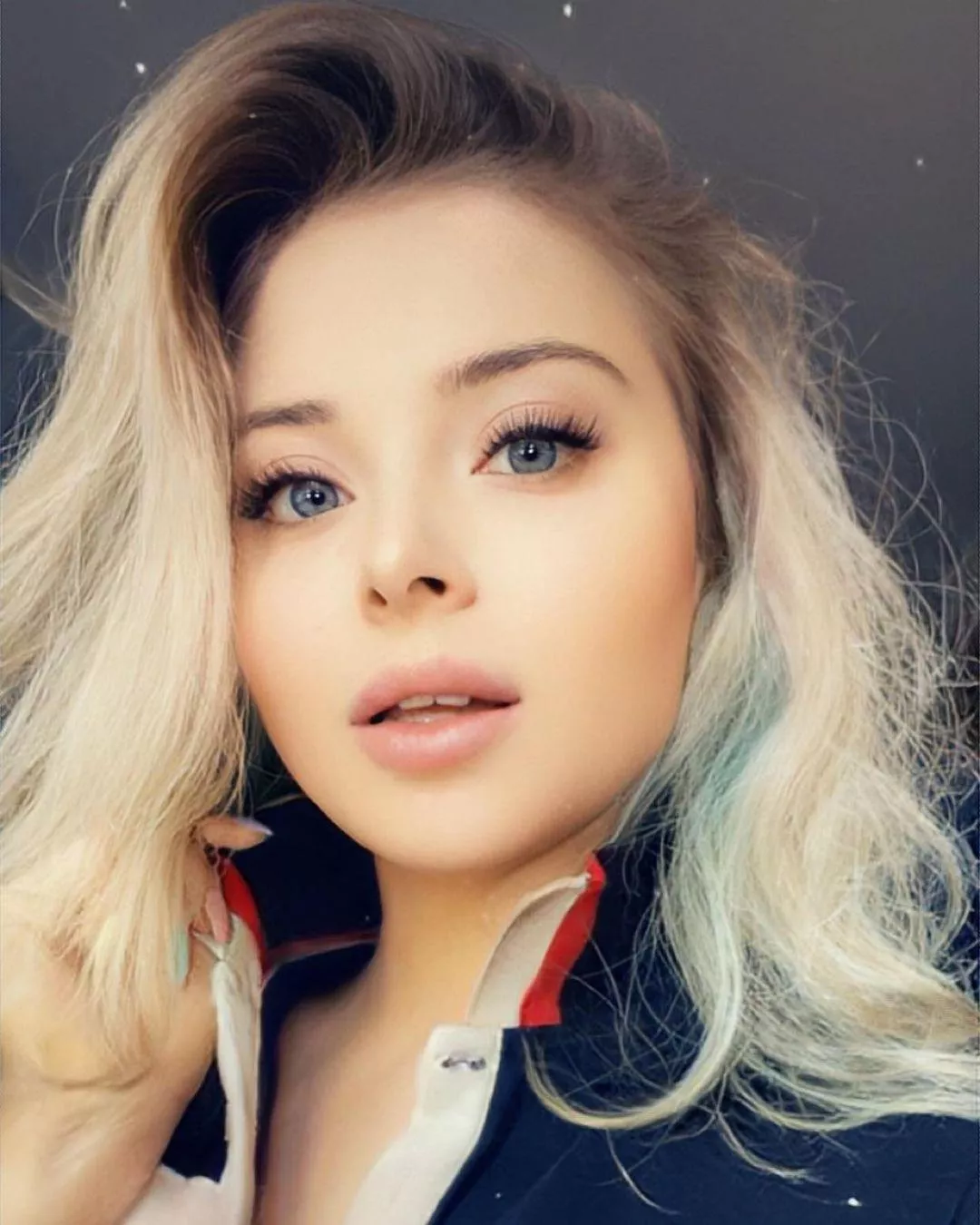 Cait (@kittycaitlin_official) [Instagram]