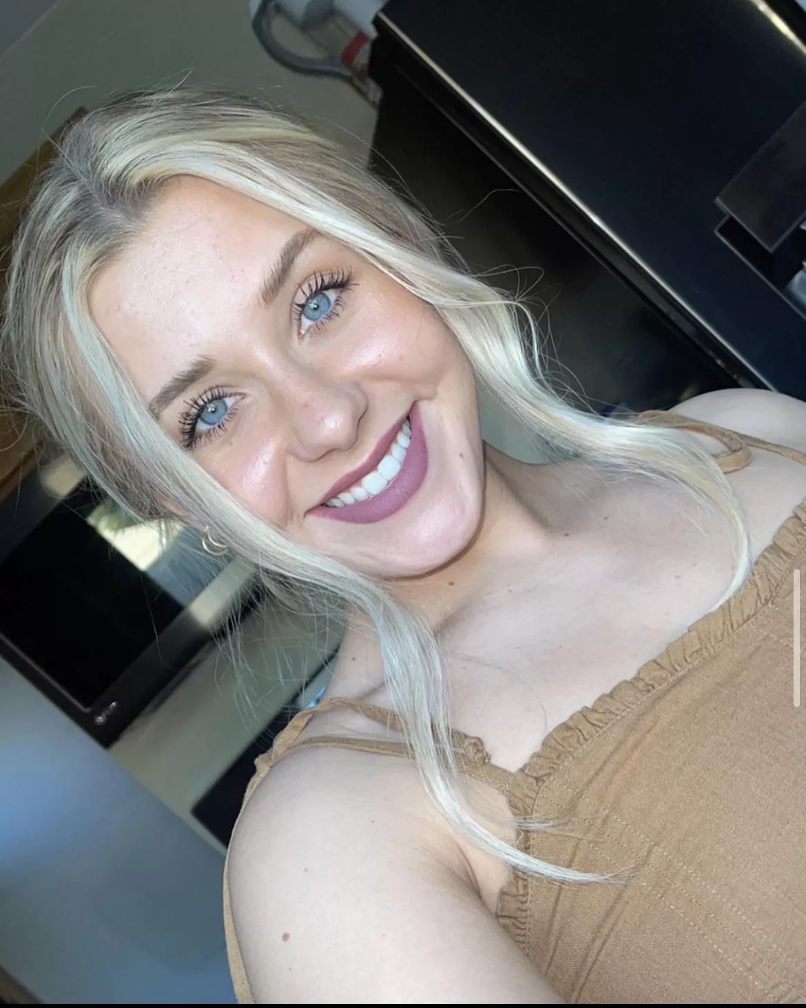 can anyone make some captions for this girl of mine. dm me