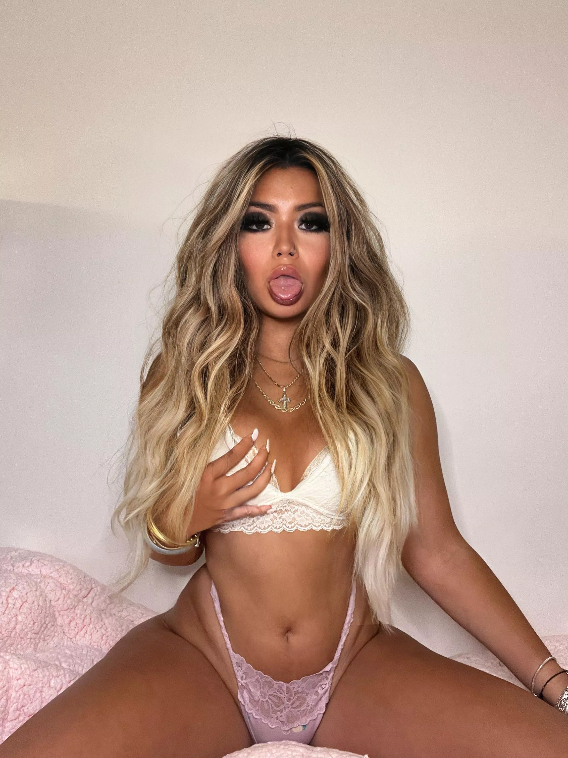 Can I be your sexy slutty girlfriend? 😈