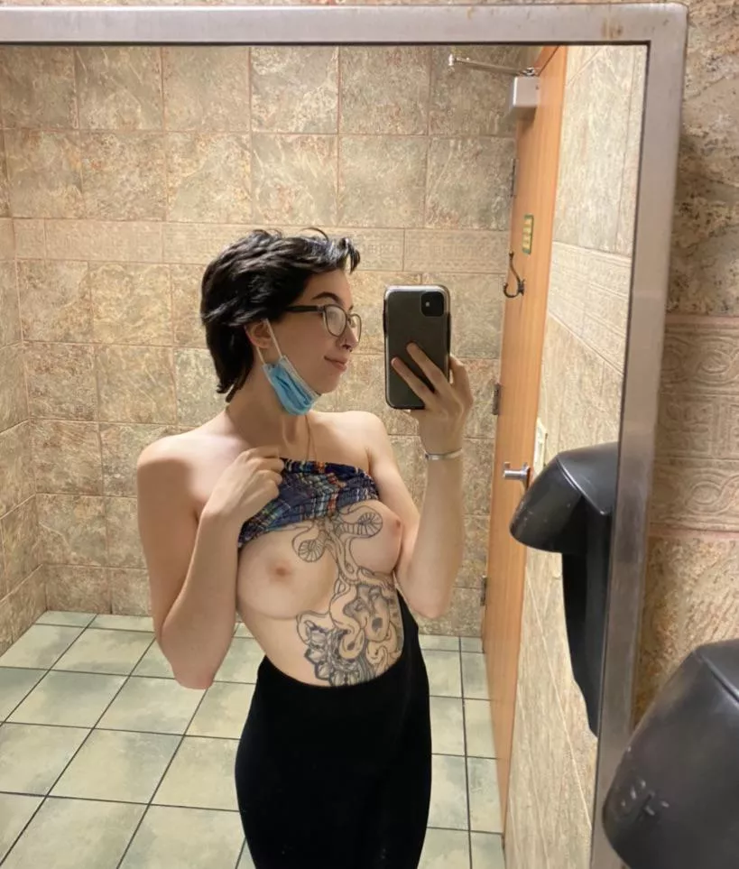 can i get a 1-10 pleaseee!! i’ve posted on here but never gotten a rating before 😩