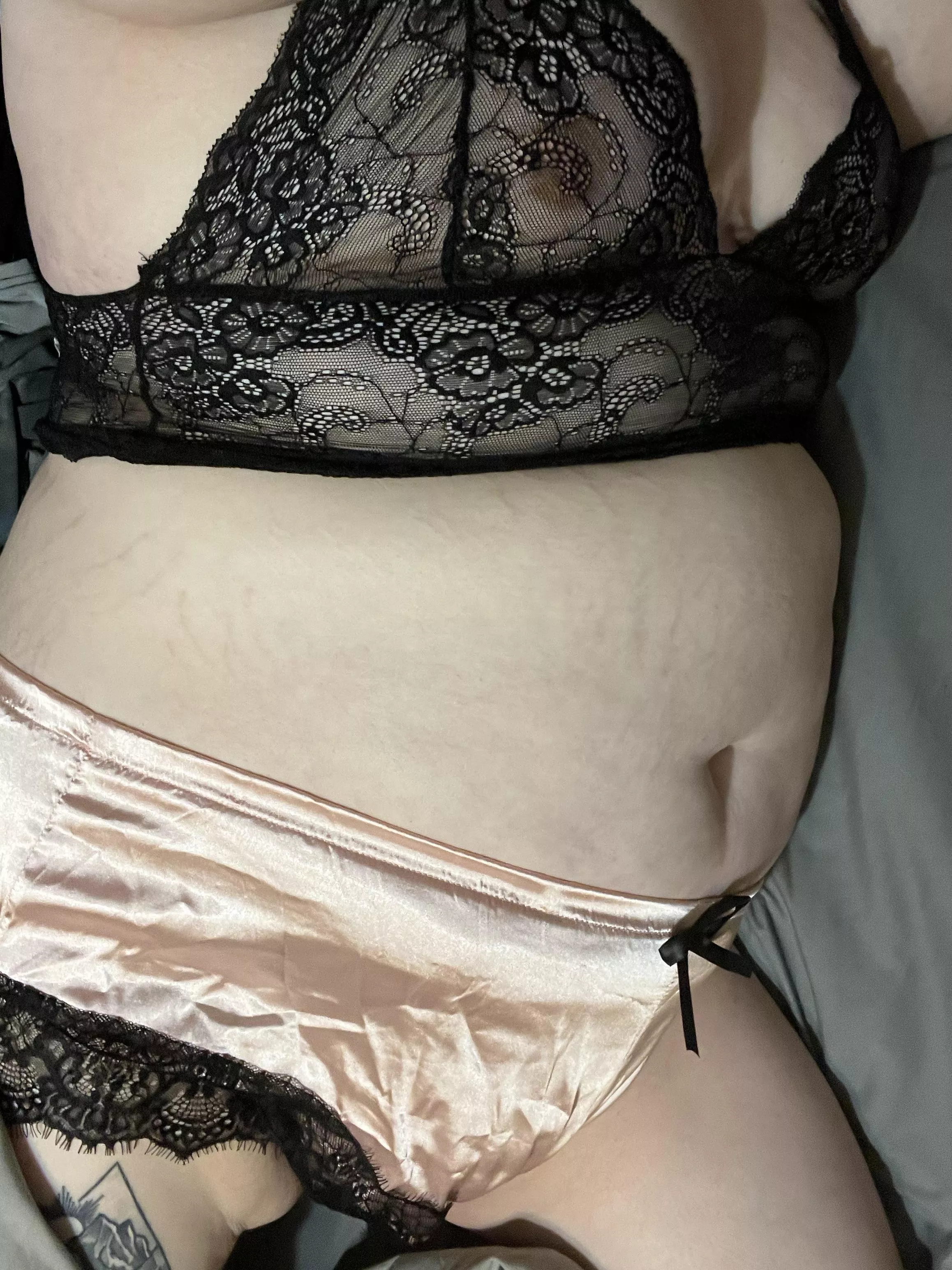 Can I please stay in bed all day 😴