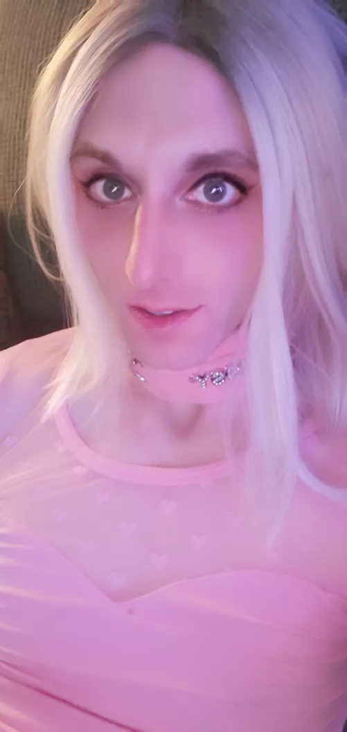 Can I pretty please suck your cock? 🤗