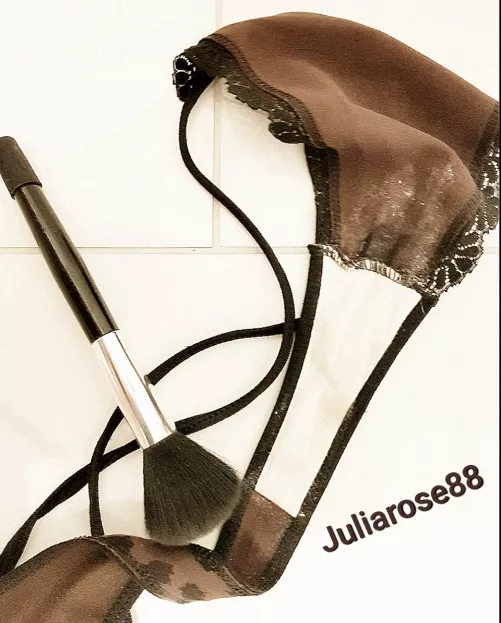 Can panties ever be TOO dirty? 👃👅 Naaah!! 🙌 kik ShyMILF88