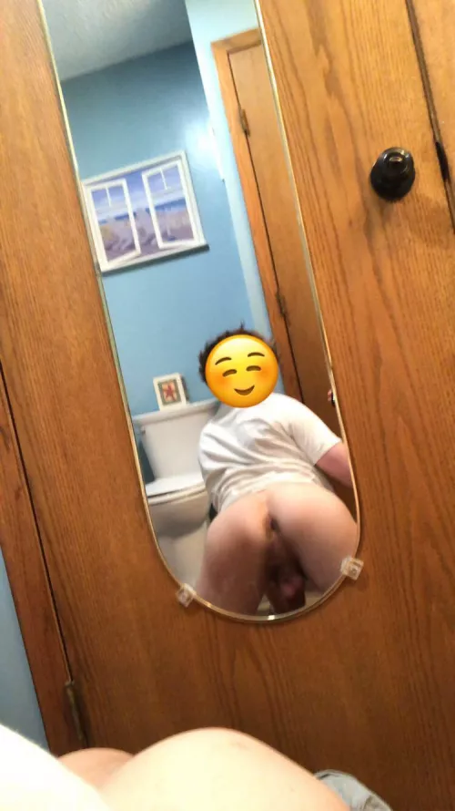 can someone teach me how to take better nudes? 🥺