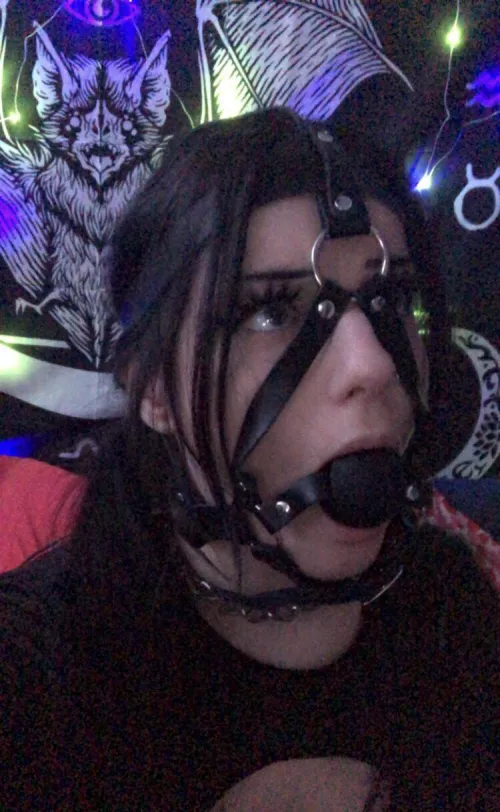 can you tighten it for me? im too dumb to do it myself ):