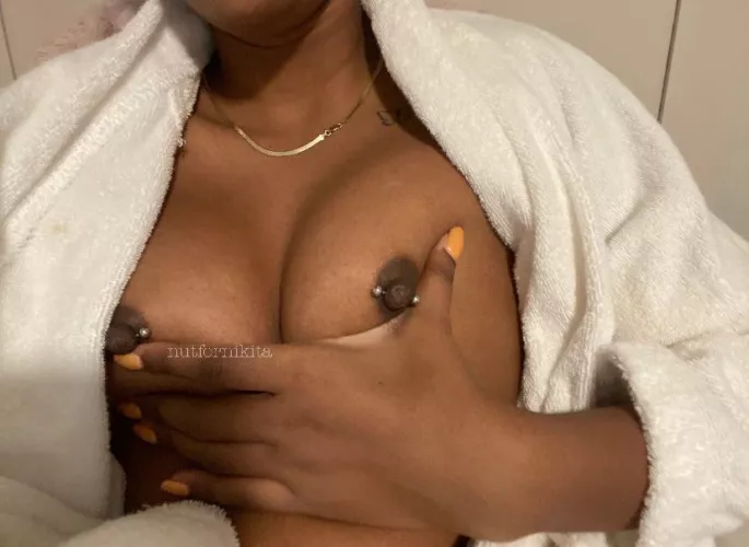 Can you use your white cream to moisturize my tits?