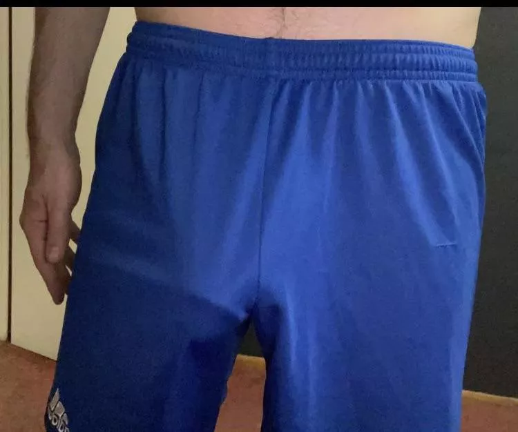 Can’t figure out why people keep staring at the gym 😅