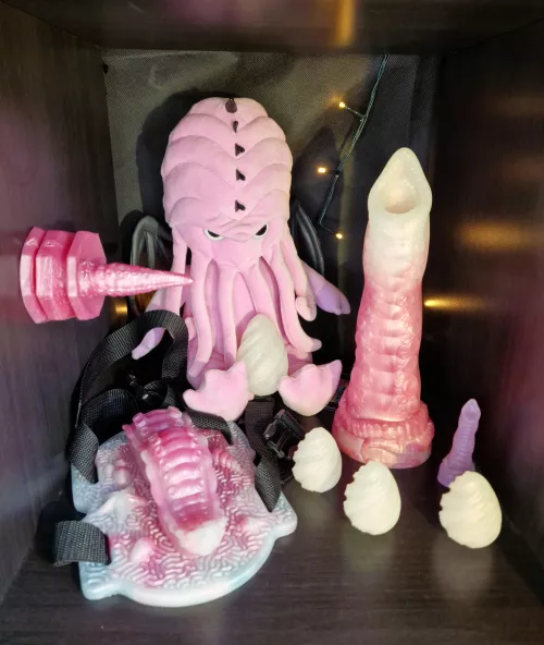 Can't wait to try out my first ovipositor!🥵 New toys from Uncover Creations