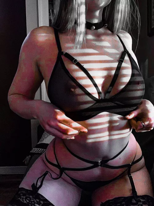 Check out my new lingerie plus cock rating, dildo play, squirt, b/g, lesbi girls and more my profile.Link comments.