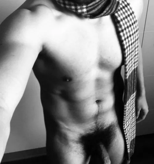 🍦chilly or art museum attire? 🖌