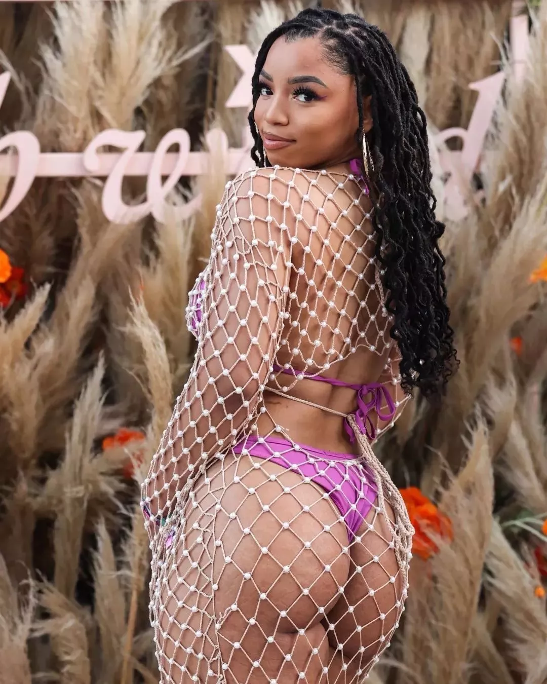 Chloe bailey ass
