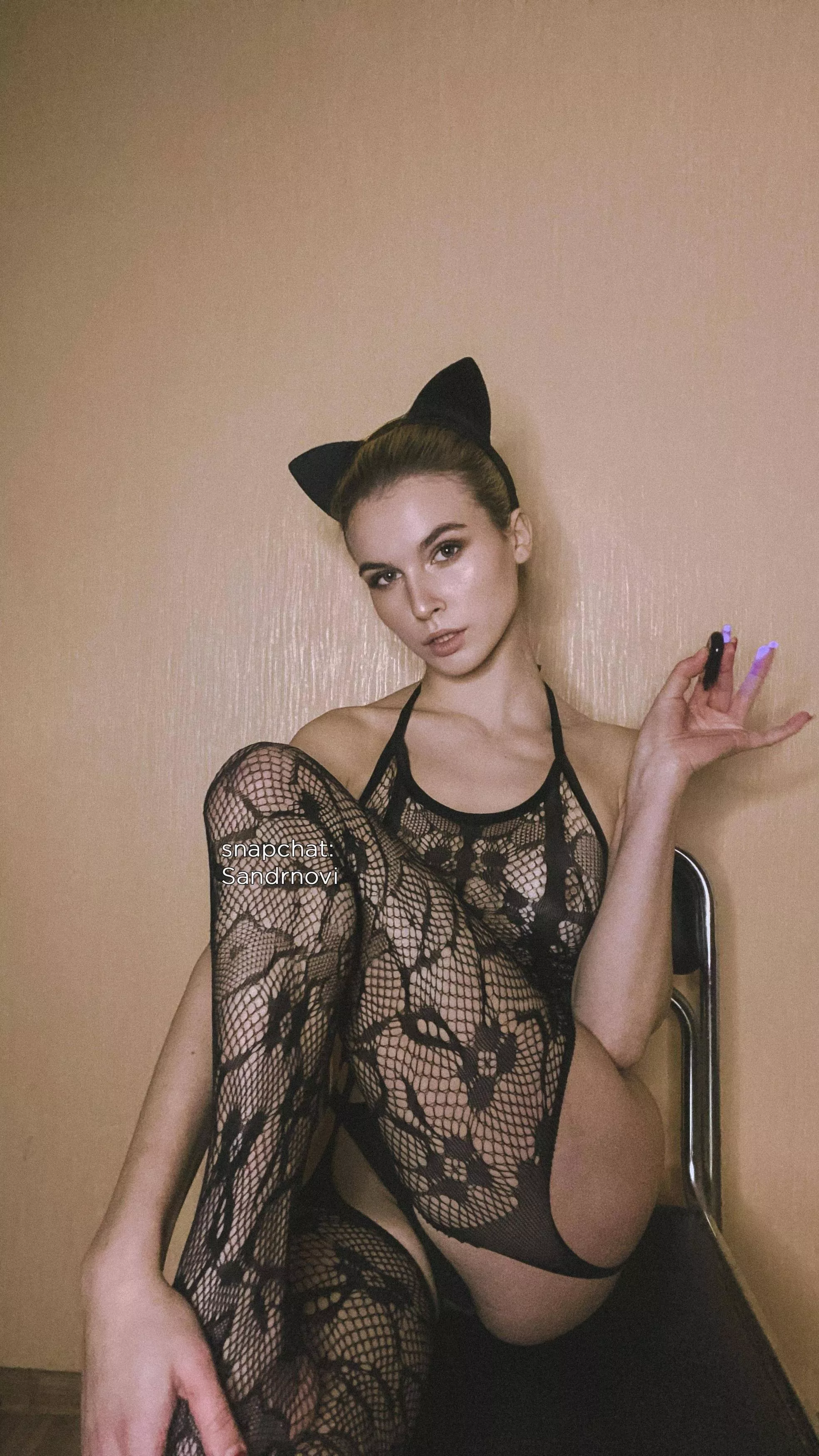 choke me like you hate me, but you love me lowkey wanna date me, would you fuck me? [F]19