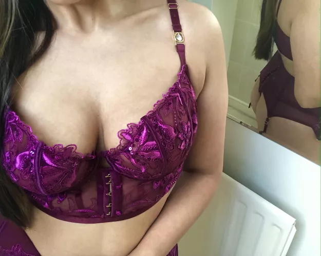 Cleavage is like the Sun βοΈ , you can take a quick look but it's dangerous to stare...π