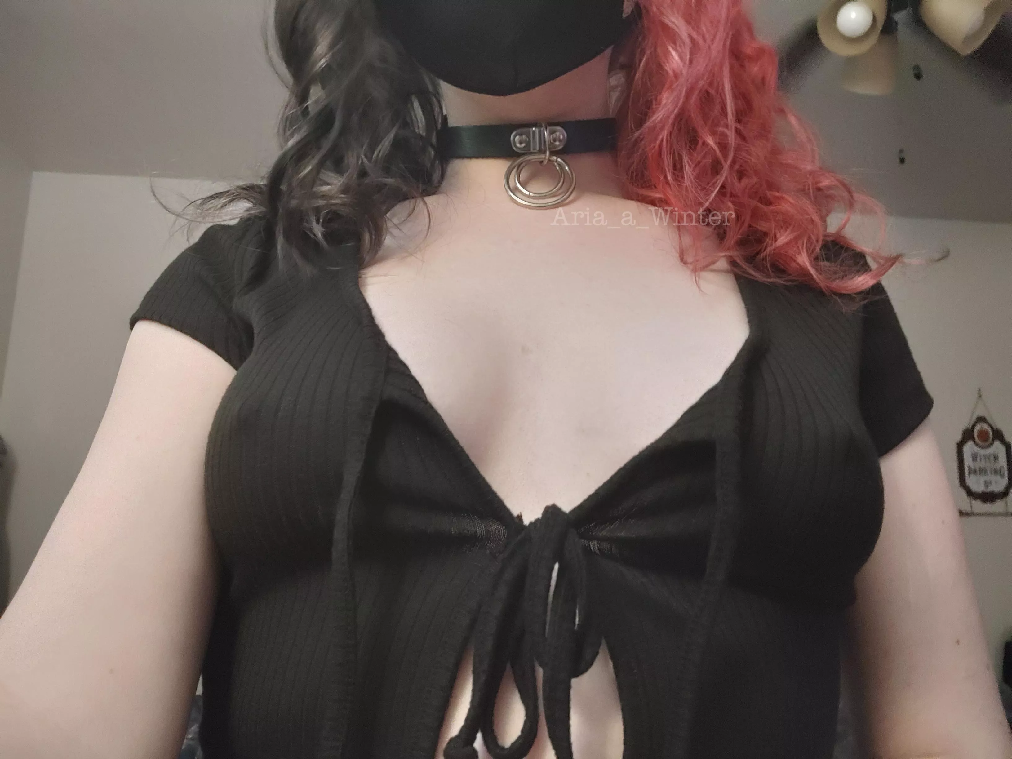 Collar and no bra 🥰