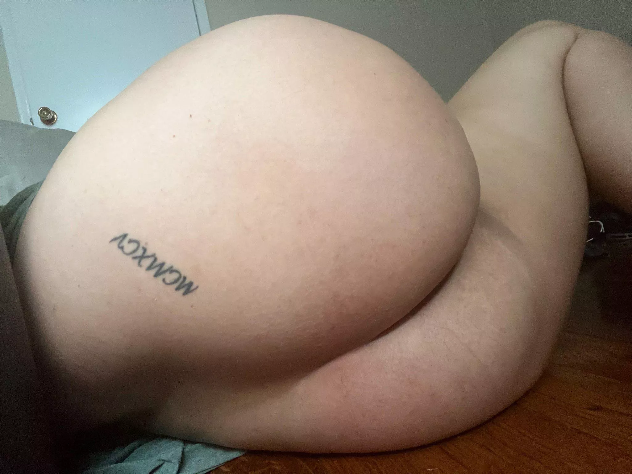 Come help me stretch 💋