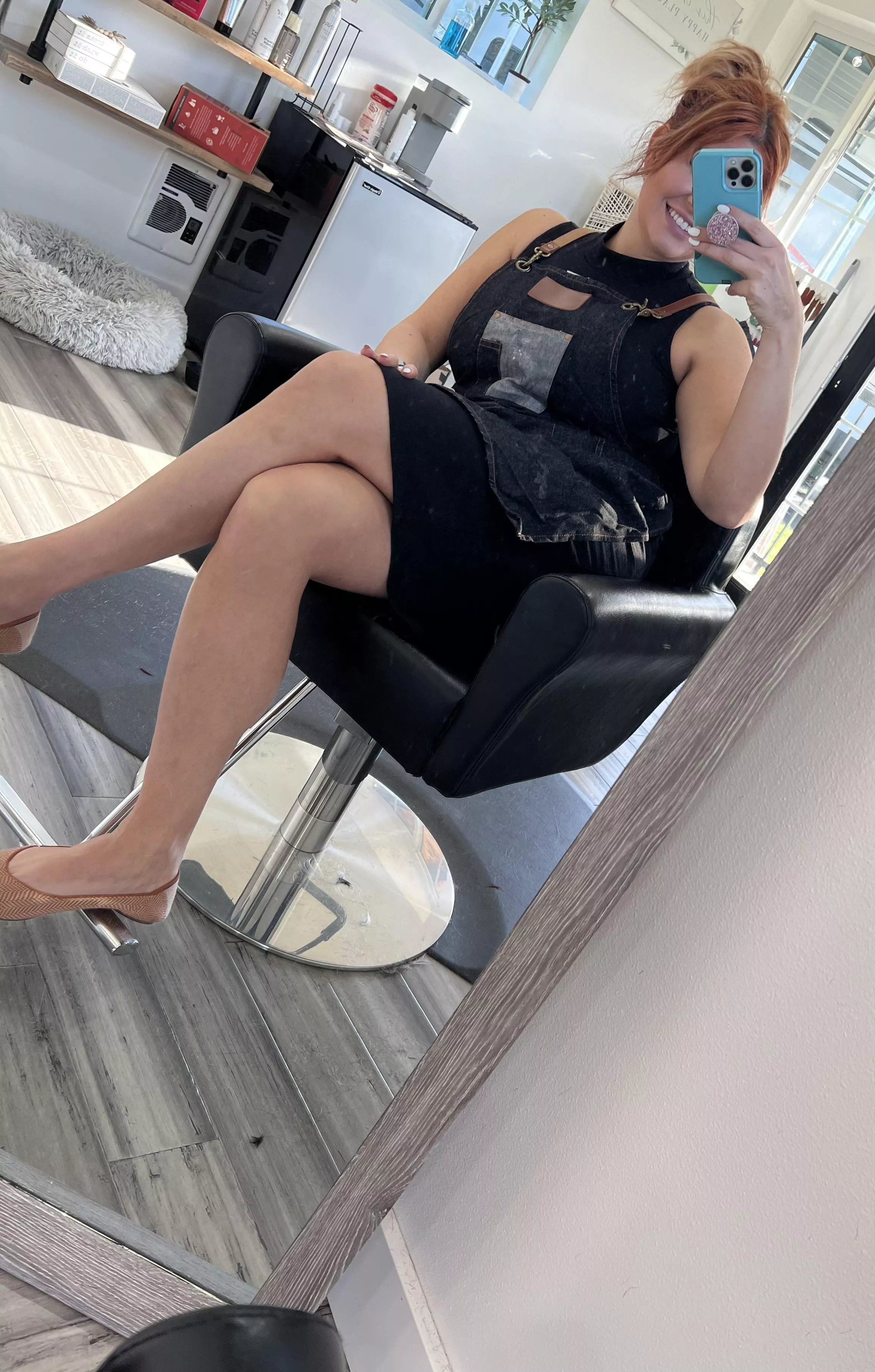 Come keep me company while I work today 😘