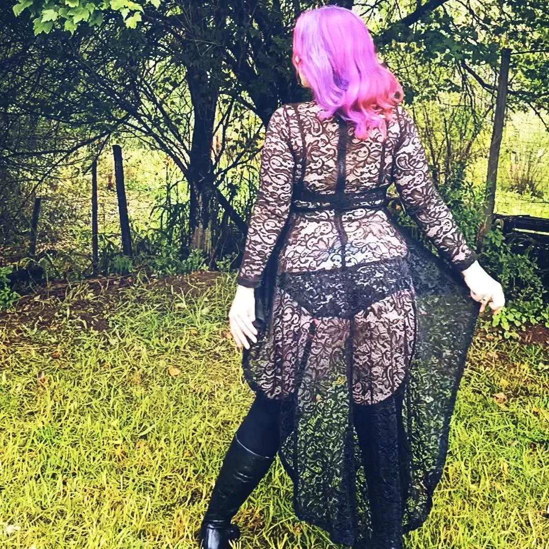 Come play with me 😘