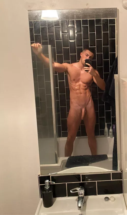 Come serve me while I showerπ