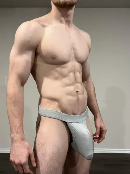 Come smelly my musty jockstrap after working out💦