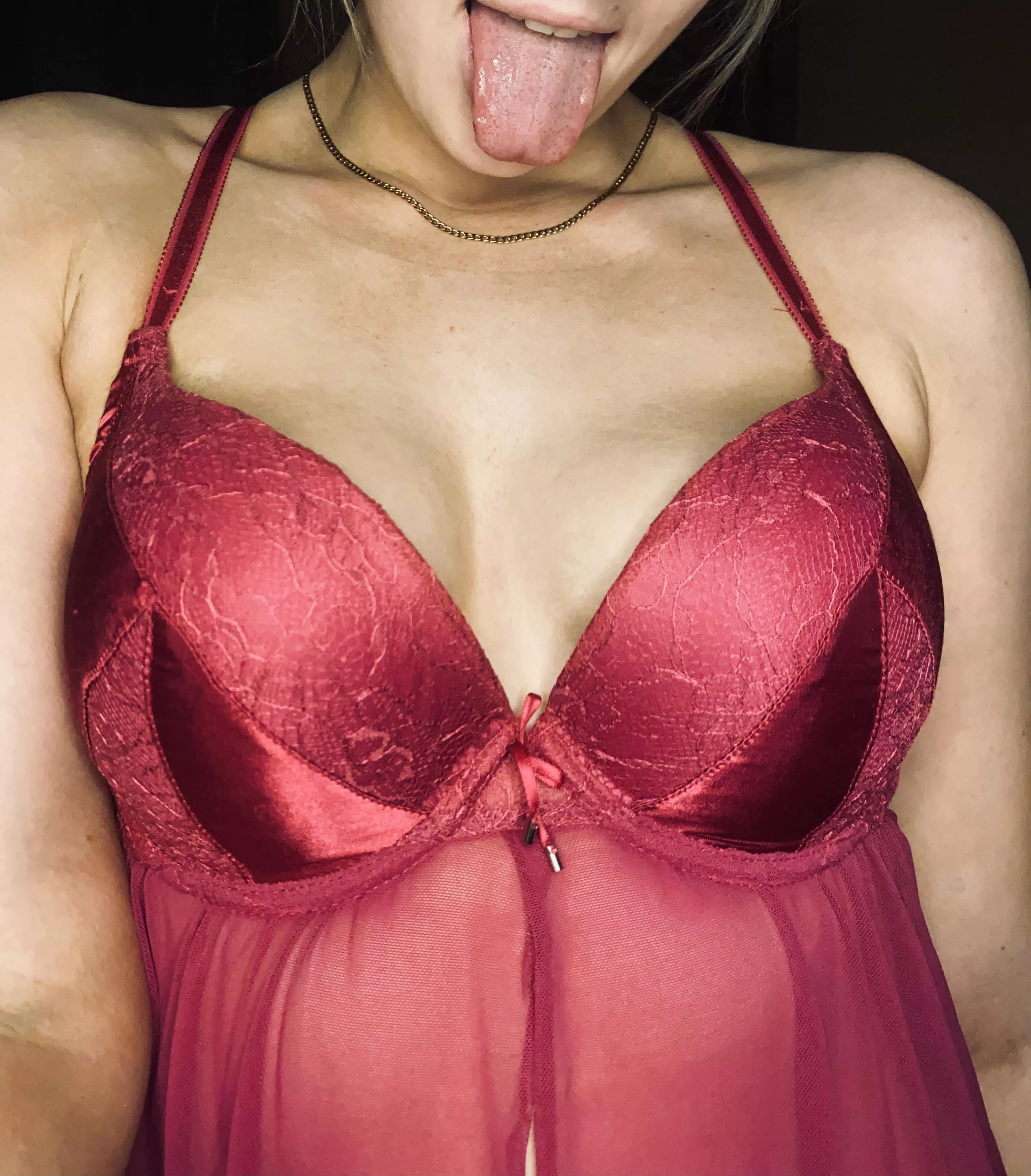 Come spoil your princess daddy, I have something to show you 🤫🥵