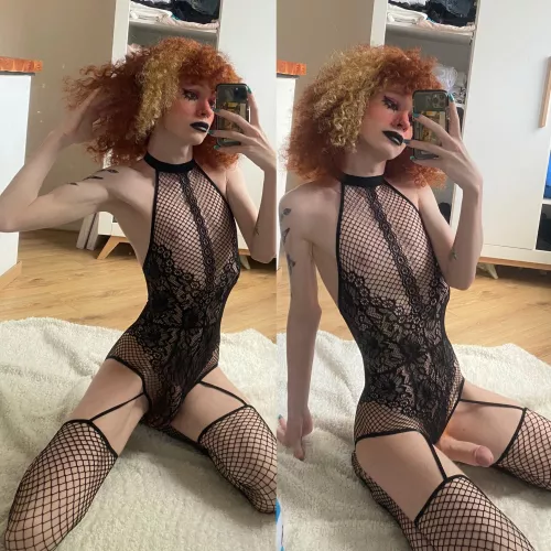 Could use a head between my legs 🖤