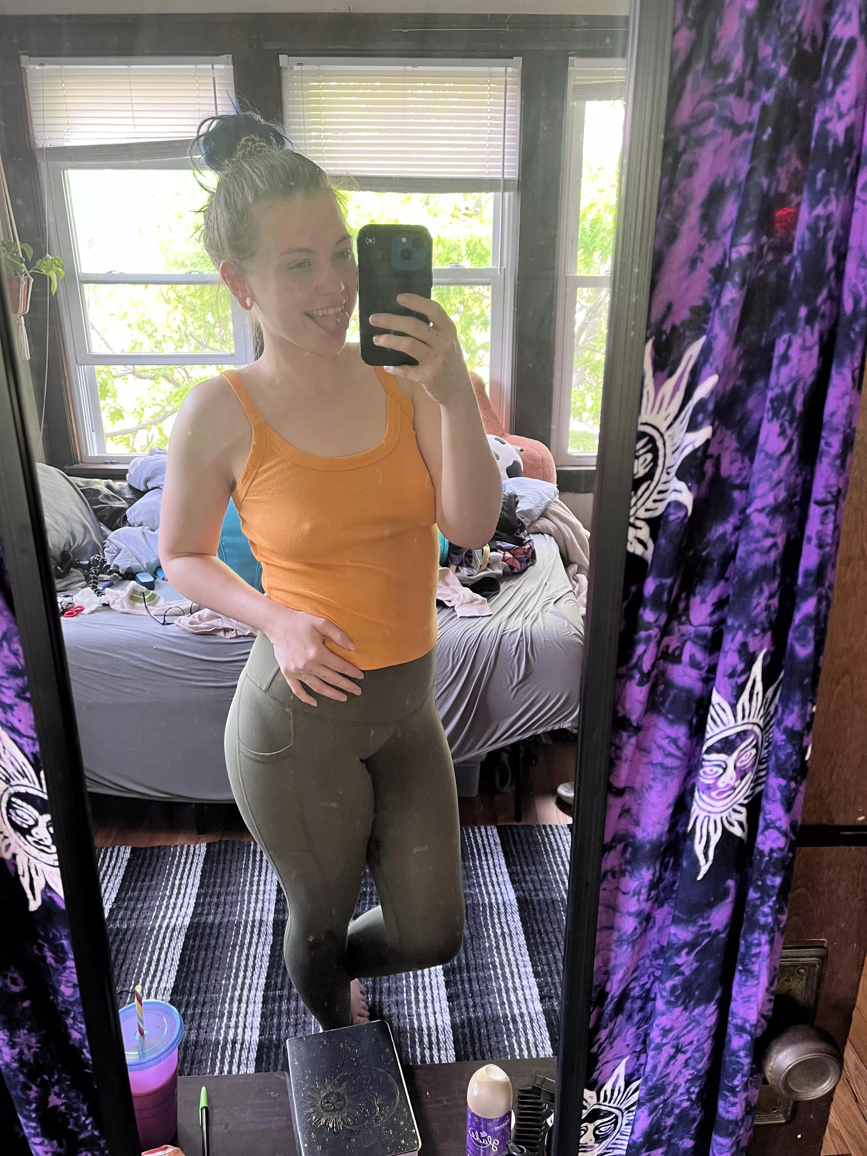 Could you tell me what time is it? I left to any other dimension📸