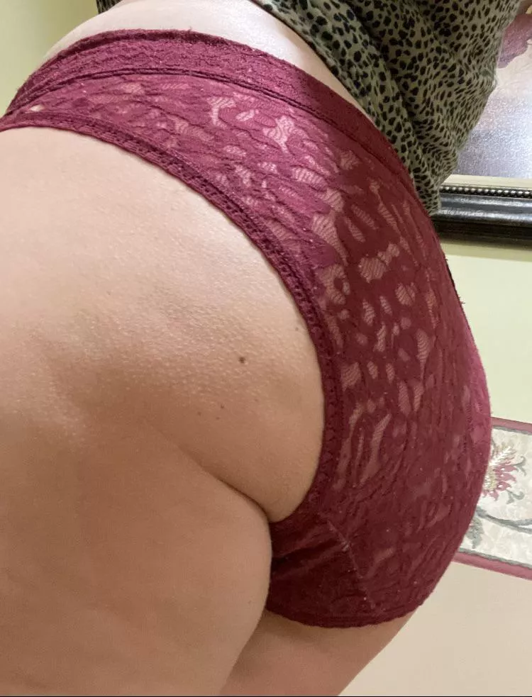 Couldn’t leave work on a Friday without giving you a ass pic