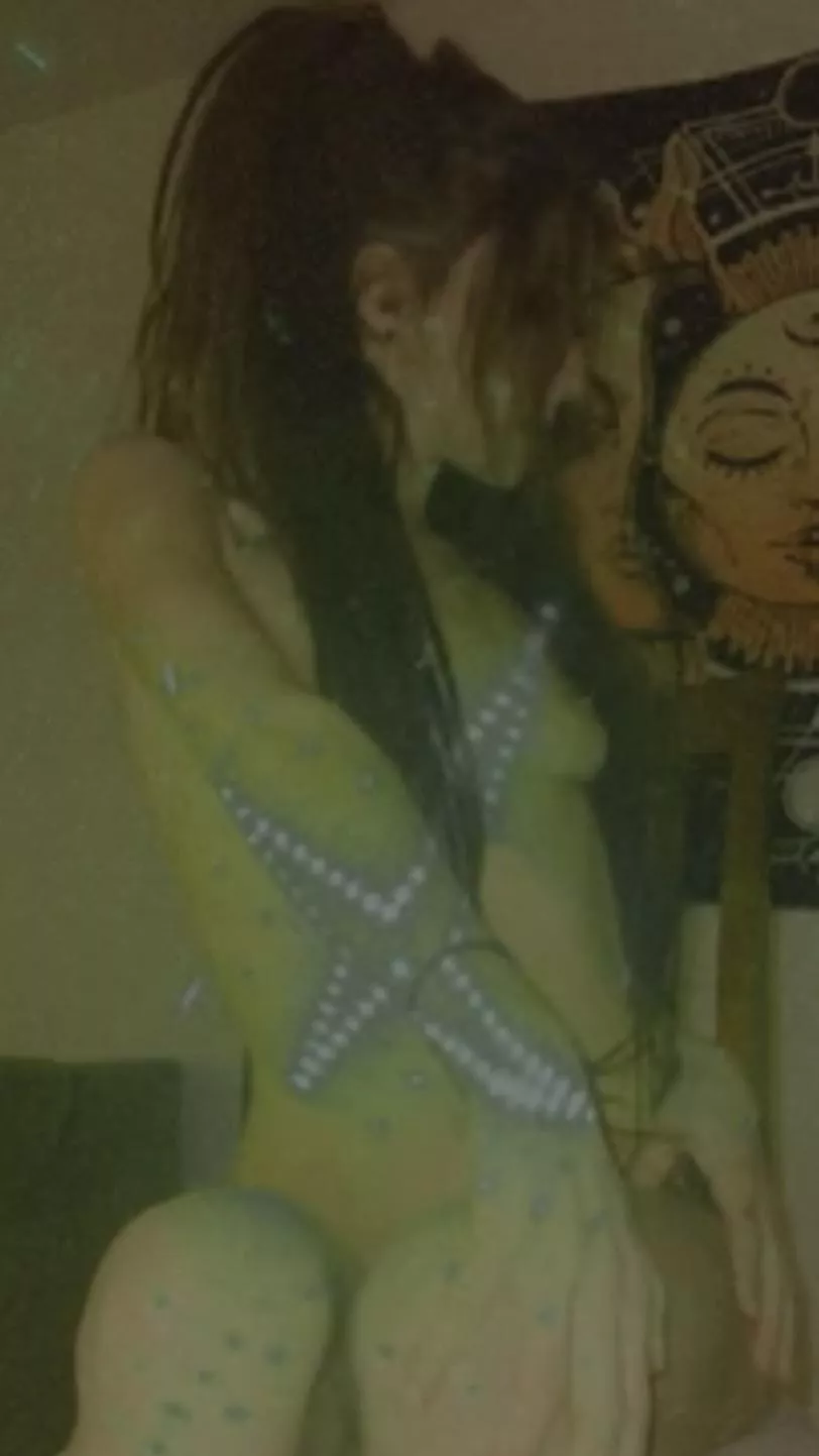 courtesy of u/chrisdolmethbabe the queen