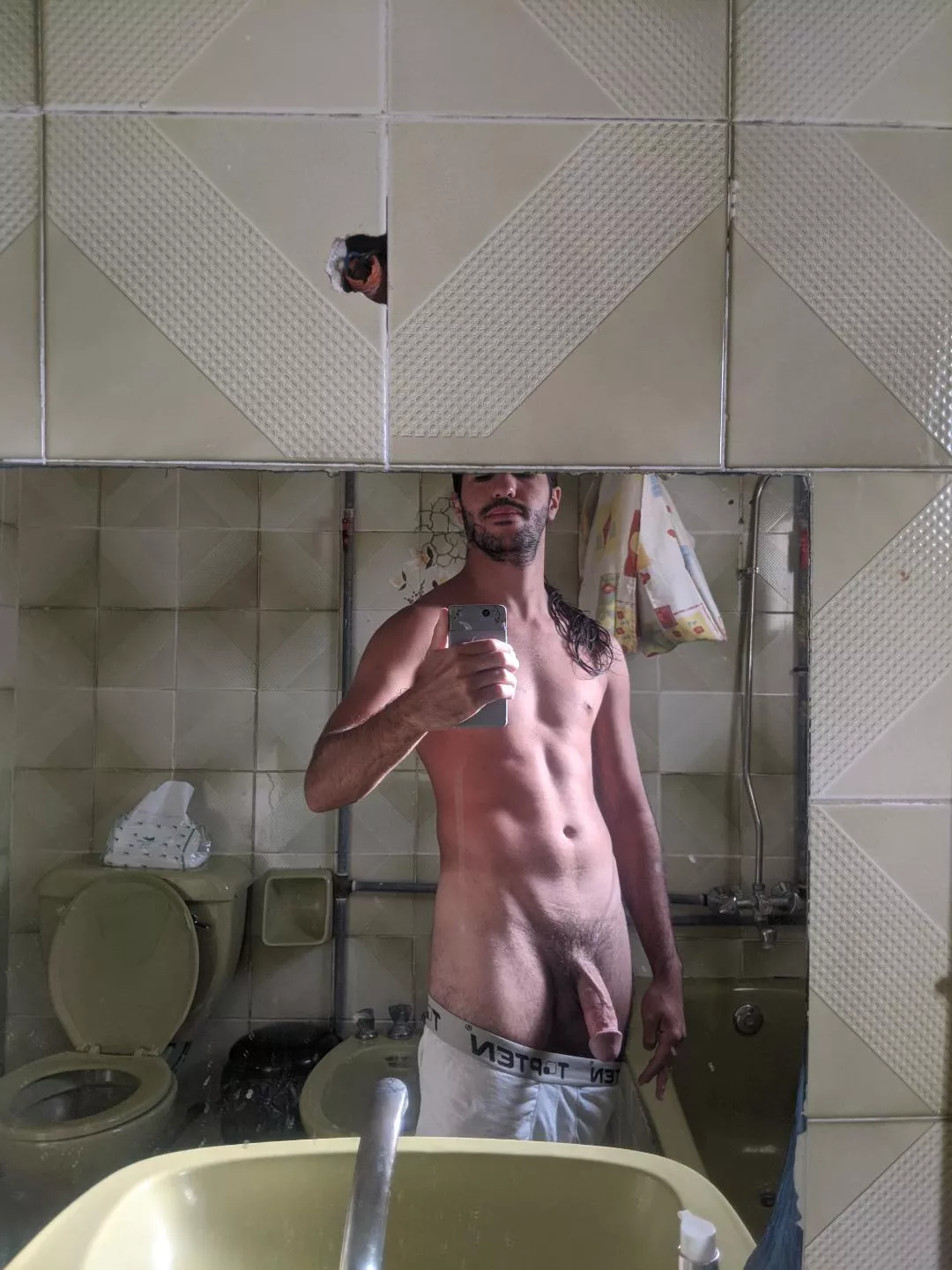 Craving a touch.. any volunteers? 😉