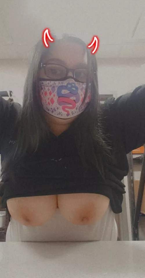 Crazy to think no one know the lady at the front spends all night watching porn and flashing tits 😏