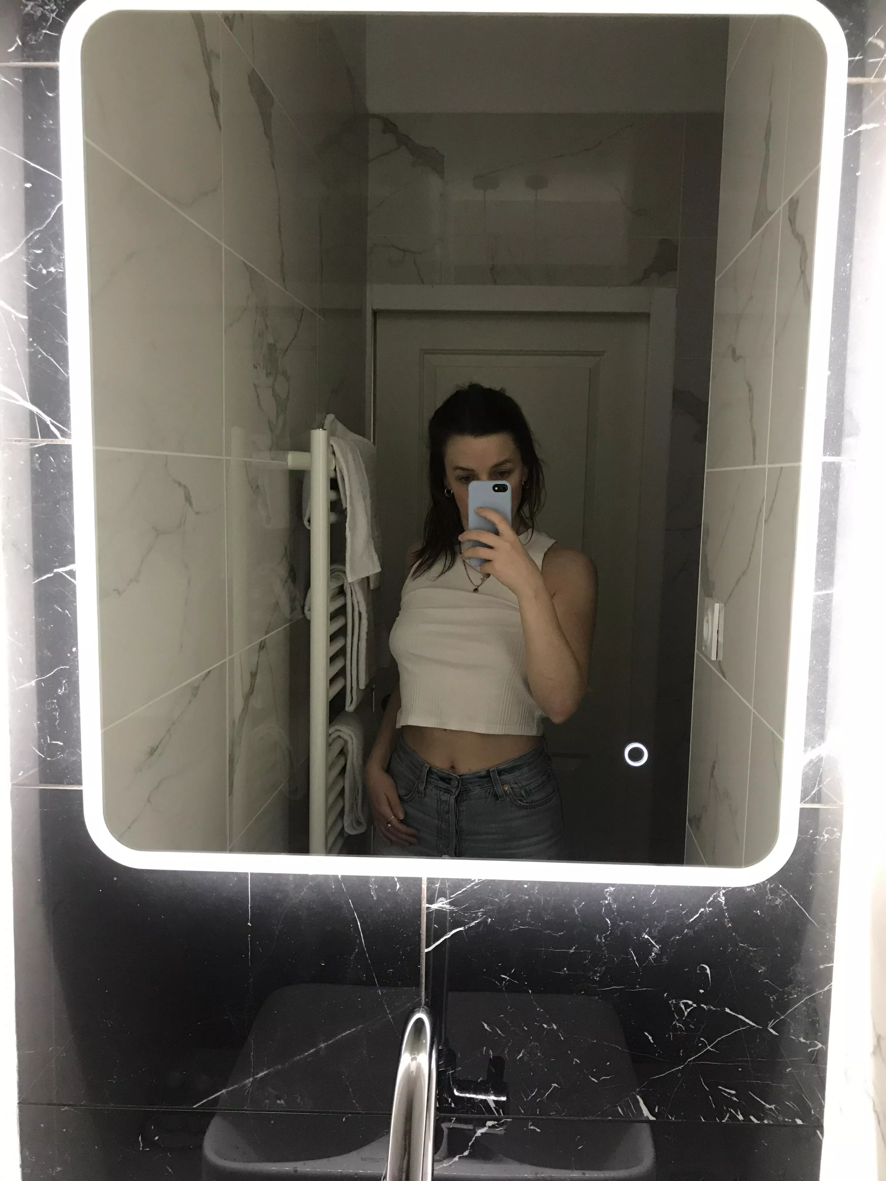 Crisp white tops and no bras 💔